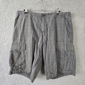Patagonia Men’s Organic Cotton Plaid Cargo Shorts Gray Size 34 x 10” Inseam